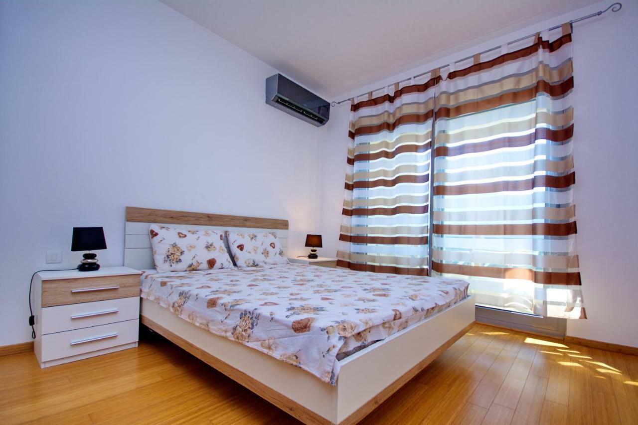 Apartment Dobrota Kotor Exterior photo