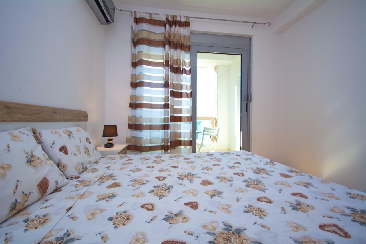 Apartment Dobrota Kotor Exterior photo